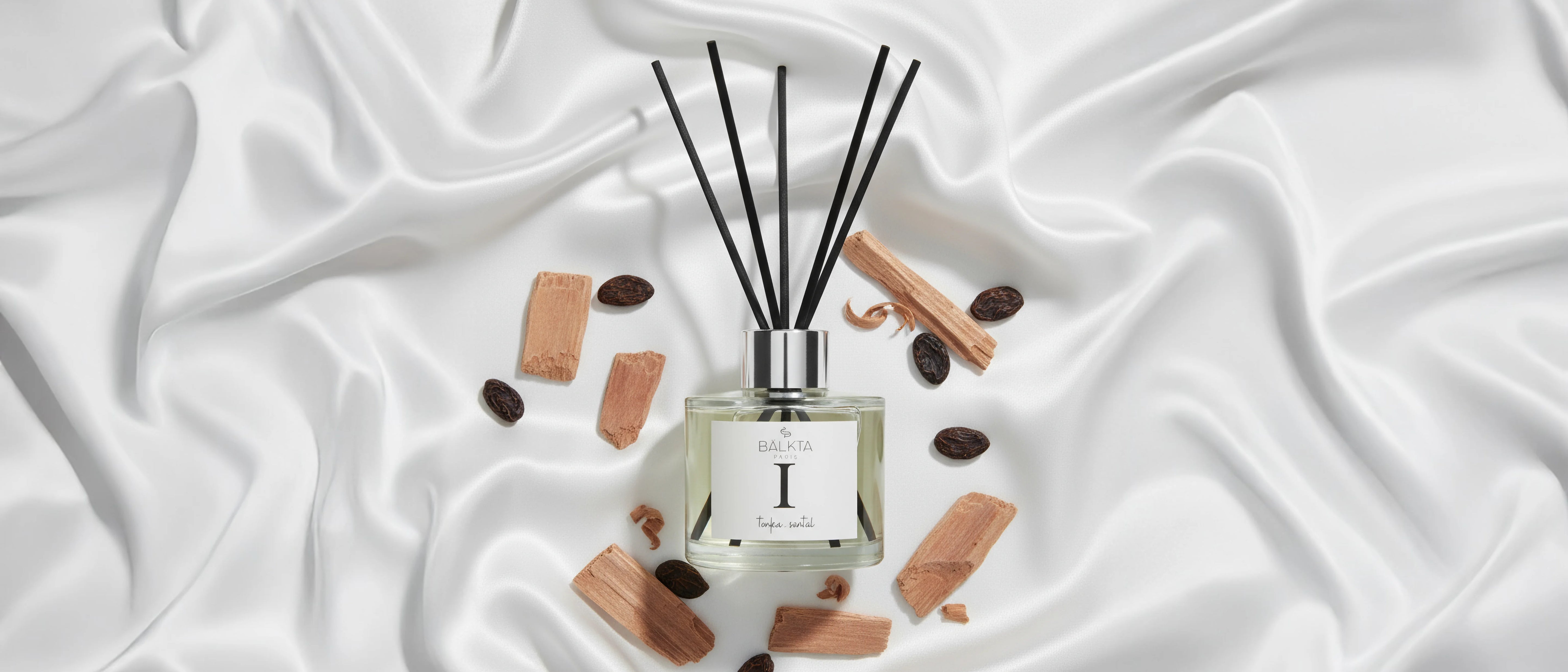 diffuseur de parfum à bâtonnet tonka et santal BÄLKTA PARIS